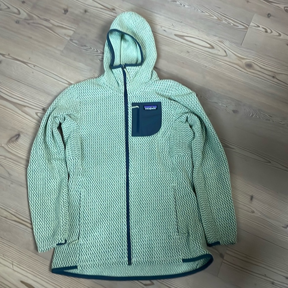 R1 Air Hoody